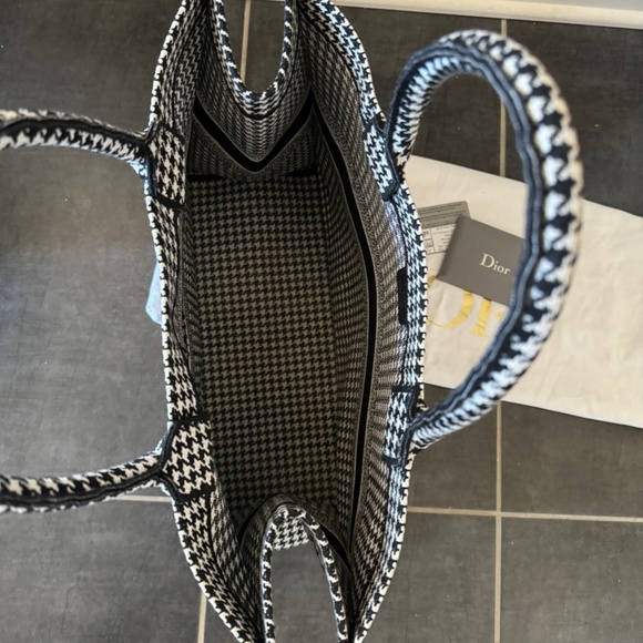 EMT 2100 Christian Dior Large Book Tote - Picture 8 of 9